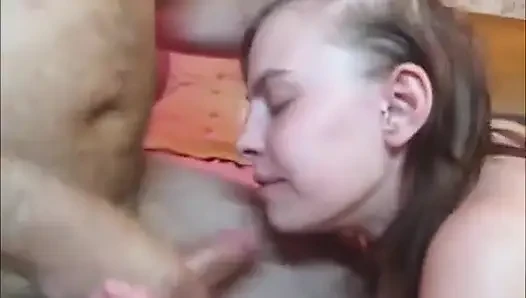 Aku suka ngentot diriku sendiri dan nyepong kontol