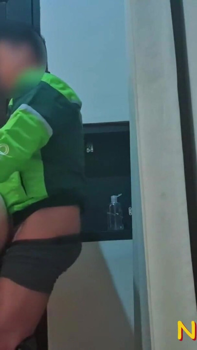 คนส่งของหันเย็ดส่วนตัวให้ลูกค้าเงี่ยนสุดๆ | คลิป 1