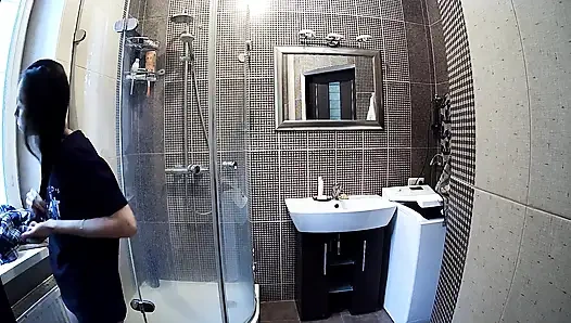 Stella tamamen çıplak duş almak üzere - gerçek amatör röntgenci