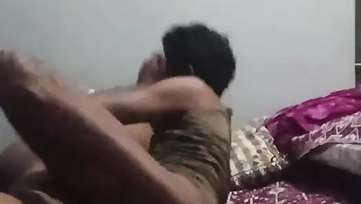 Hintli baldız çok fazla araziye biniyor