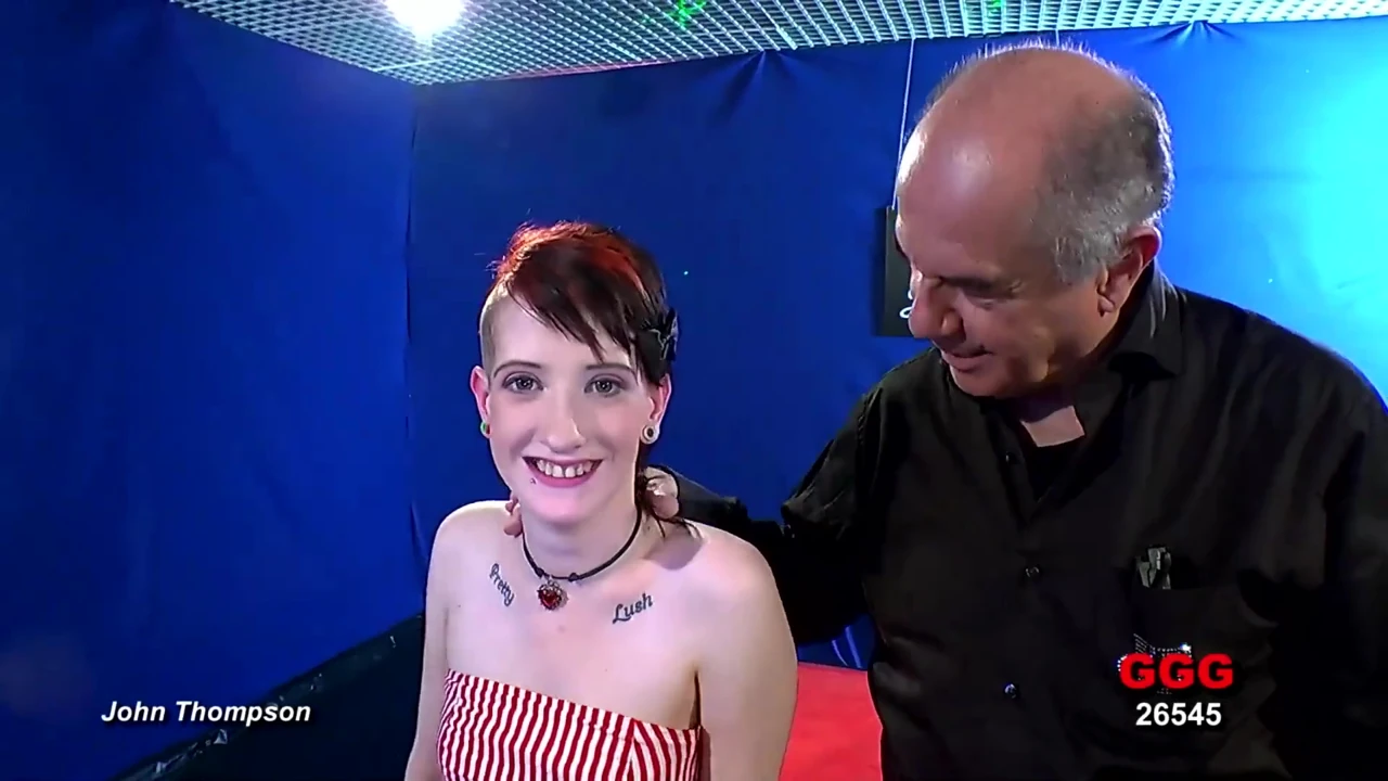 Suesse Linda Swallows Cum in Ggg Bukkake