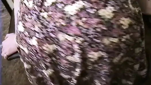 Anal berbulu vintage! Sabrina si cewek amatir dengan pantat montok