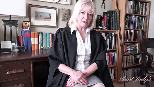 Tantejudys - Deine 69-jährige Reife Lehrerin Ms. Louise Hilft Dir, Deine Noten Zu Bekommen