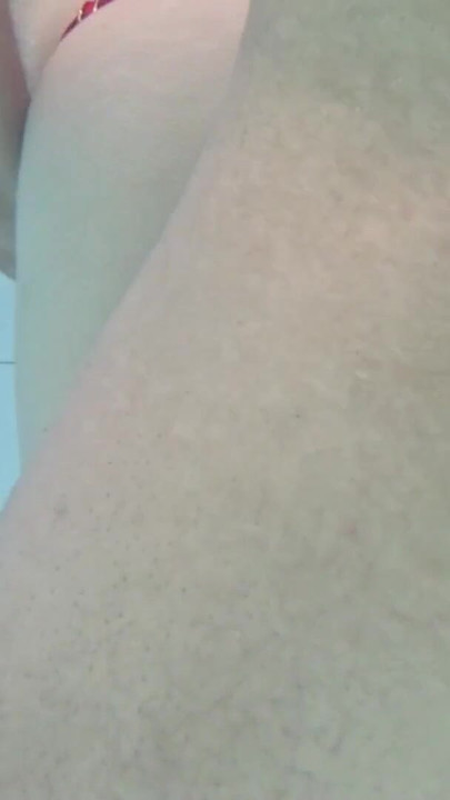 HOMEMADE SEX AND IN THE WATER ENDS IN AQUATIC BLOWJOB | Clip 1