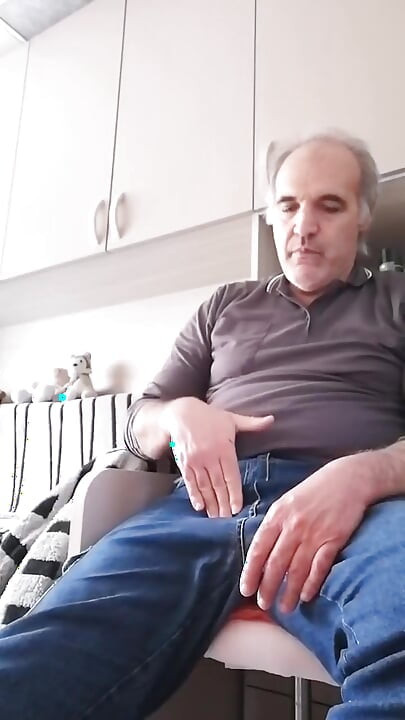Mein harter, geschwollener schwanz will sofort gewichst werden!