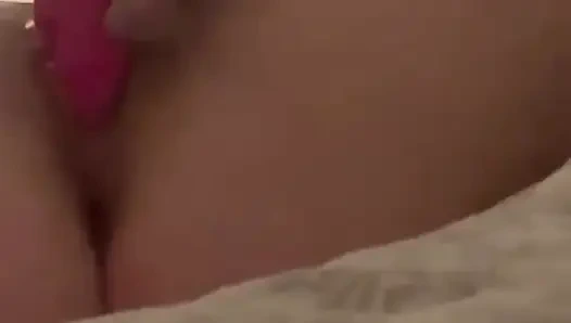 Muschispiele Mit Kleinem Rosa Dildo