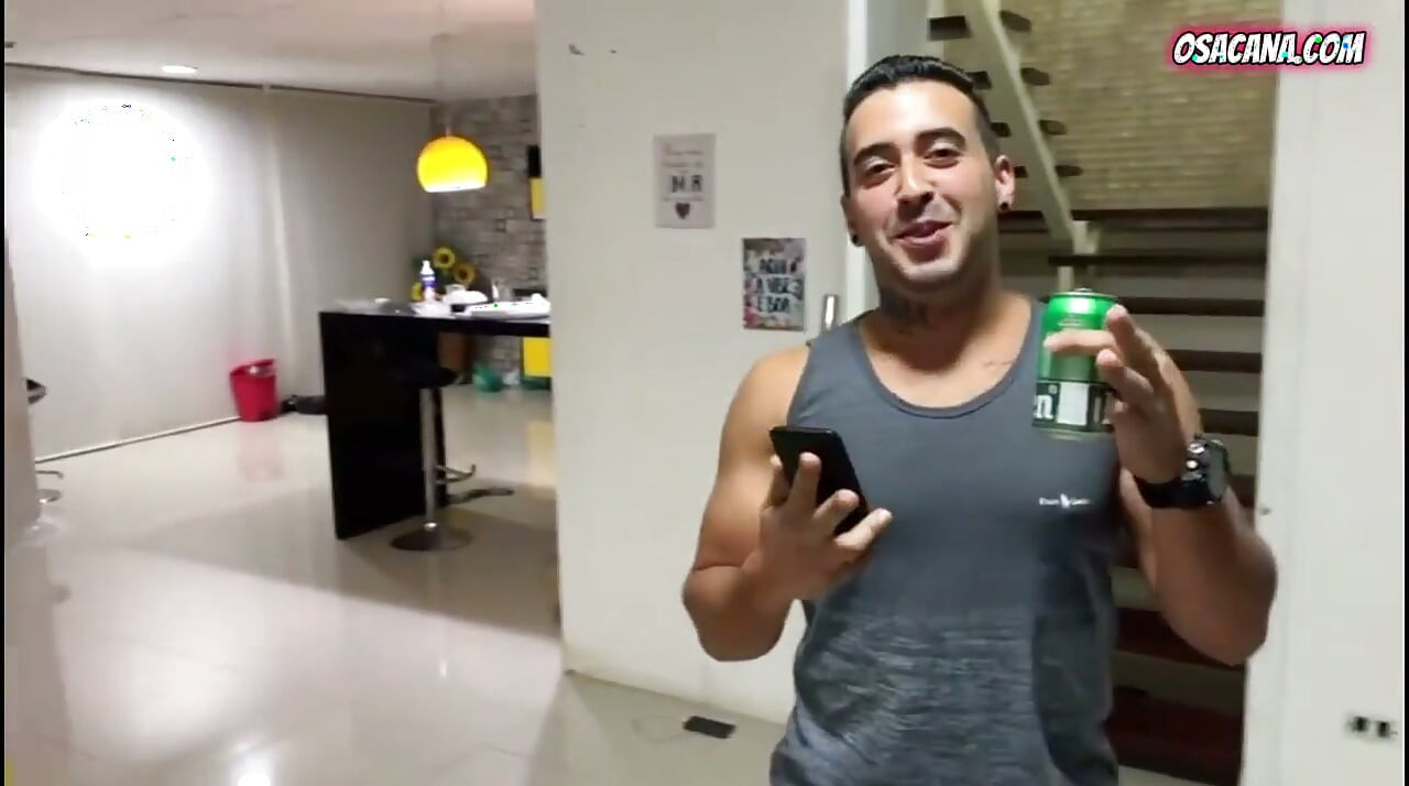 משחק הנאה של בלונדינית חטובה חמה