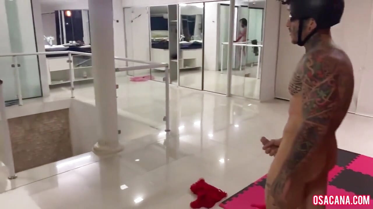 Young Giving Her Ass in Tattoo Studio
