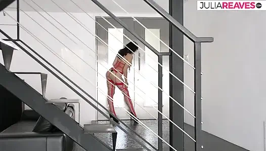 Cewek seksi ngentot kontol besar tanpa ampun sambil ngentot kakinya