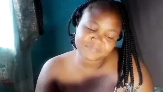 Große schwarze arsch-muschi-show