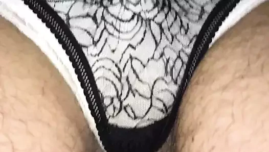 siyah ve beyaz pissing