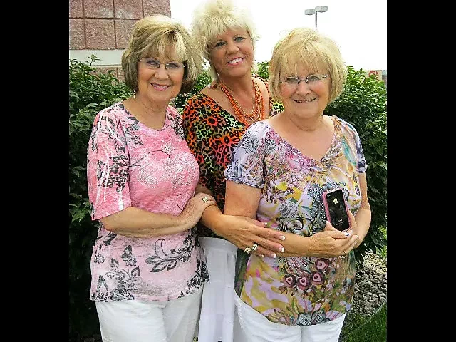 Cuộc diễu hành của các bà và dì - trình chiếu