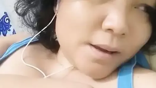 Bengali aunty playing with herself live 2