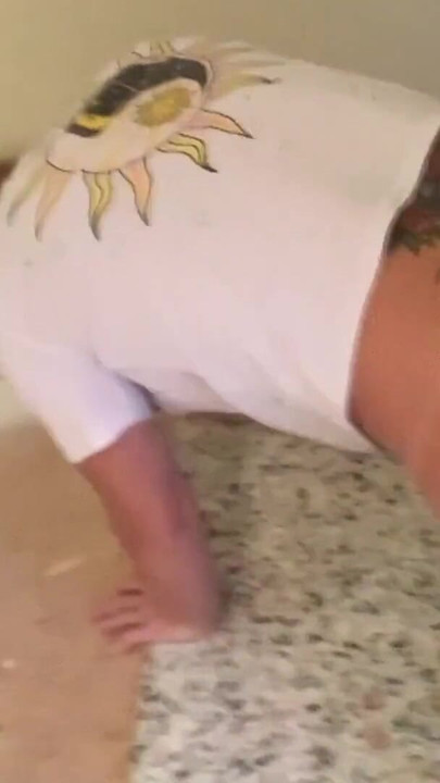 मैं तुम्हारी मम्मी से कैसे मिला, उसे काम पर गर्भवती कर दिया | क्लिप 2