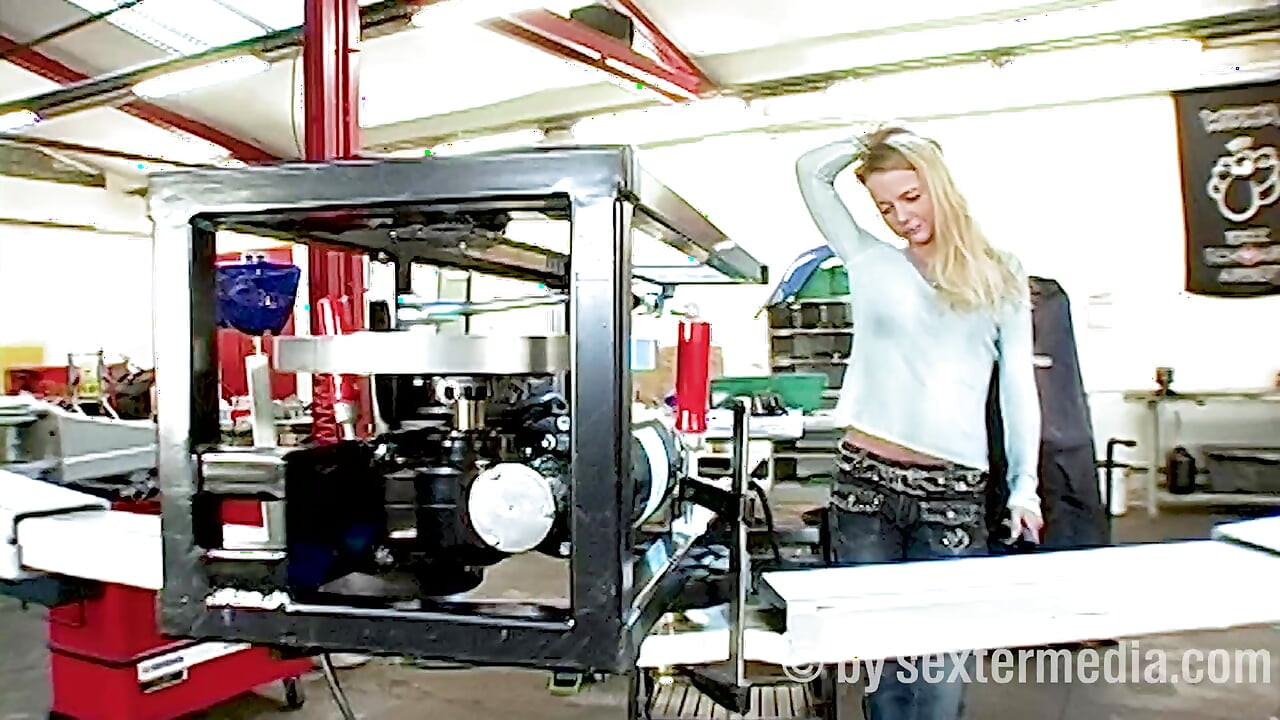 Doggy-style Machine Penetrates