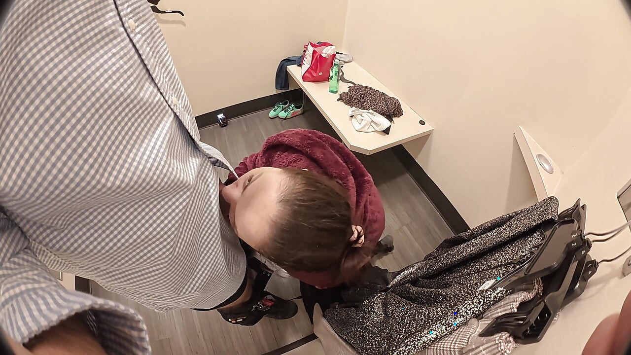 MILF Gives Random Person a Deepthroat in the Swimming Pool Changing Room. 8 Inch Dick Deep Throat. Swallow Cum