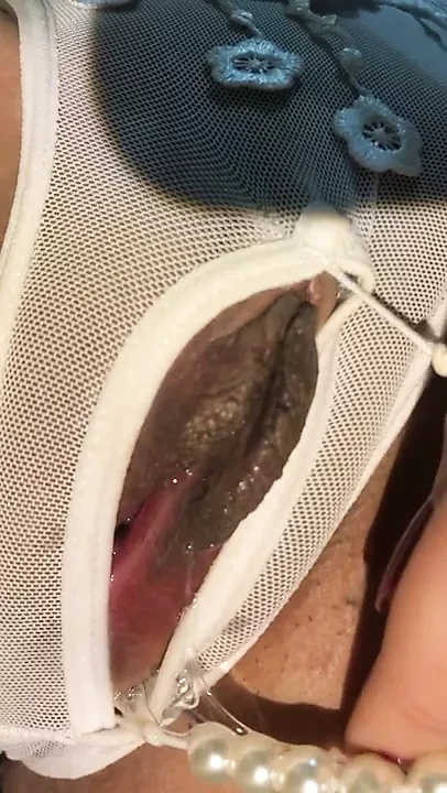 Crtchless panties