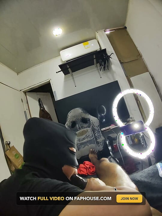 Throat Champ Black Mask 5