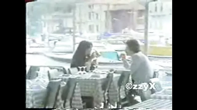 ZERRIN EGELILER YATAK ORUSPU SIKIS AMCIK KAZIM KARTAL