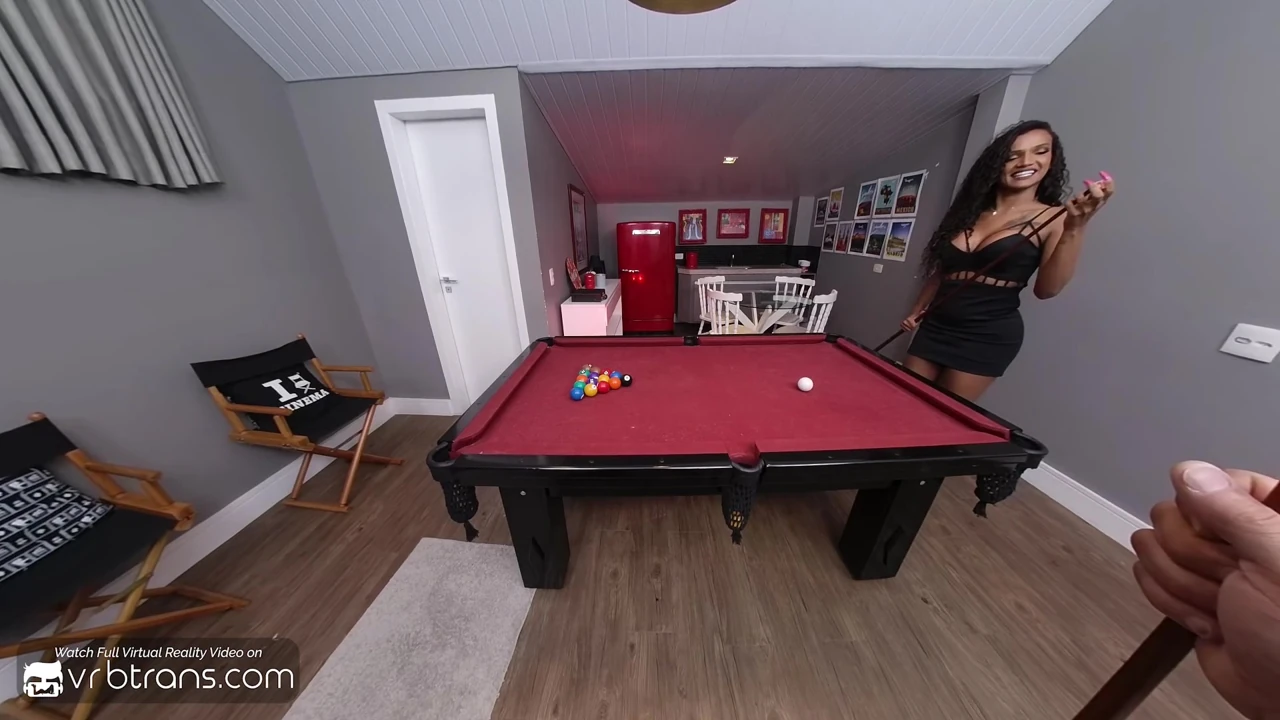 Vrb trans: büyük yaraklı büyük memeli Brezilyalı t-kız bilardo masasında götten sikişiyor pt.3