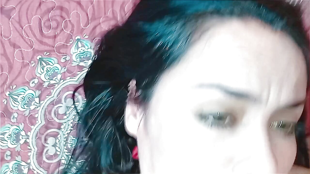 I fucked my stepmom while tidying up the room - POV