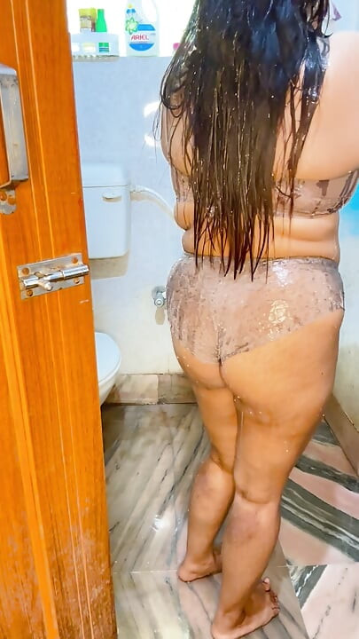 Desi Horny Boudi Bathroom Fingering Hair Pussy With Orgasm