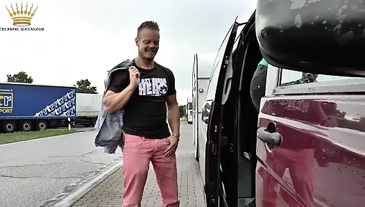 Женщина-автостопщица Bangend в машине на шоссе в Берлин и двойной!-кримпай (Bonny Choc) 30 мин.