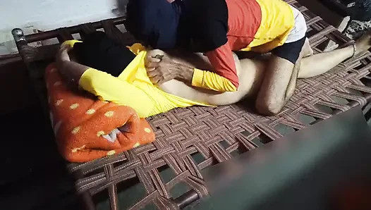 Хардкорная тугая киска сладкой девушки в деревне на улице, ММС девушка дези, киска на улице, секс XXX