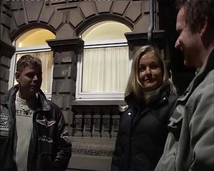 자지를 빨고 따먹히는 거유 밀프