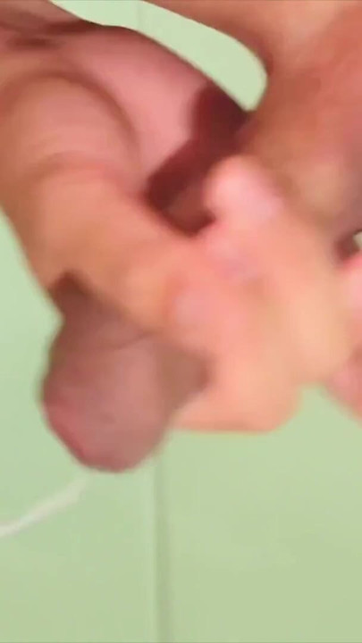 Kompilacija svršavanja mladog prepucija više puta bez upotrebe ruku | Isječak 1