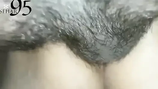 Kocası yabancının karısını otel yatağına bağlı ve gözleri bağlı olarak kullanmasına izin veriyor