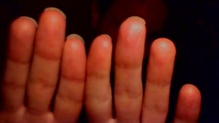 52 - фетиш с рук и ногтями вживую перед фетишем (07 2015)