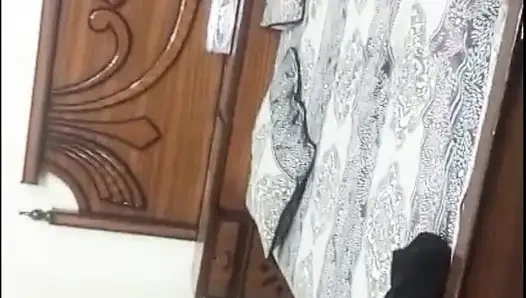 Seksi öğretmen oğlana seks öğretiyor