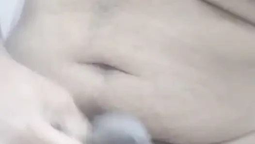 Çıplak adam azgın amcık deliklerini ücretsiz sikiyor....