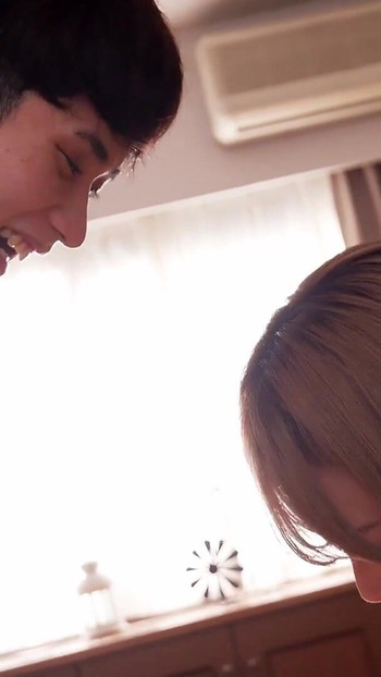 Hamazaki 毛 - 一个性沮丧的妻子，她迷上了来自一个热辣学生的鸡巴。 | 短片 2