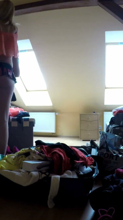 Meisjes kleedkamer | Clip 2