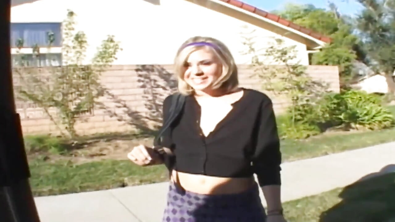 Hot Ice Creams Scene-3_blonde Teen Wants to Fuck with the Ice Cream Man After Class