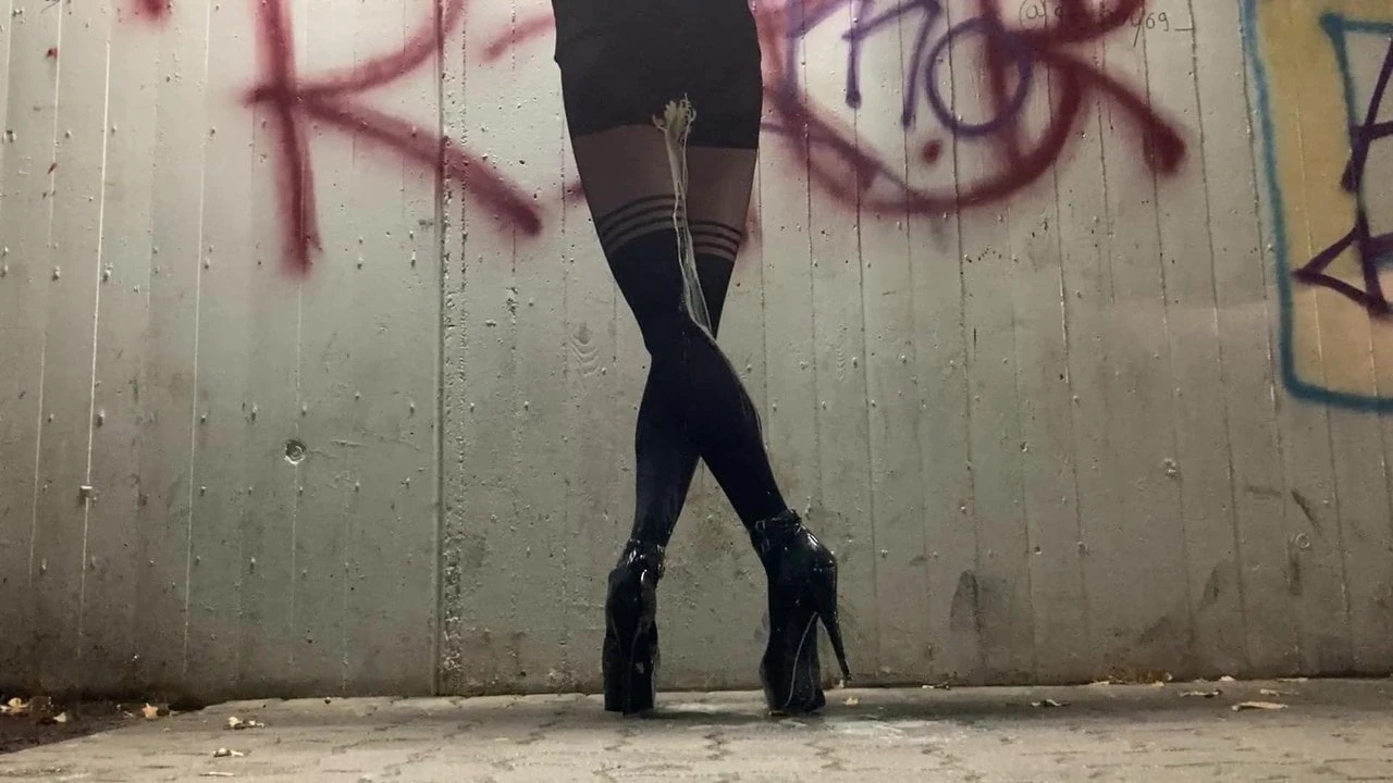 Crossdresser Outdoor Milk Enema with Surprise at the End: Austrian Gay ...