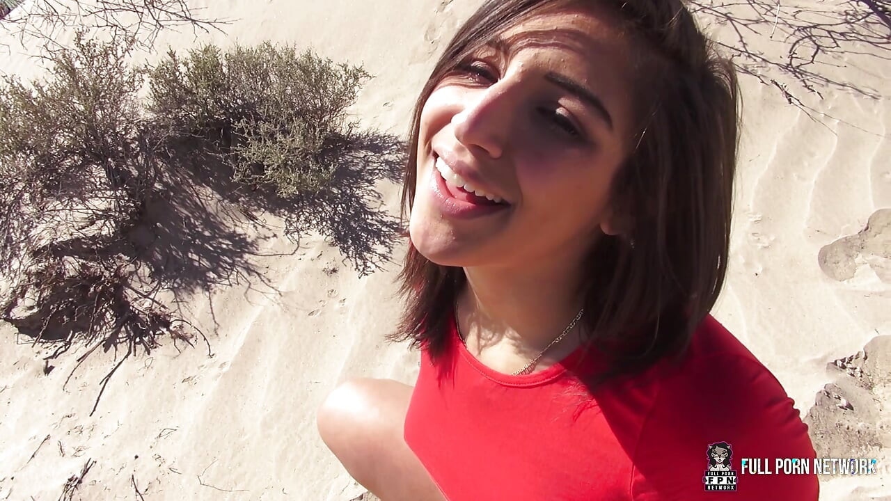 FullPornNetwork - Abella Danger se prepara com um plug antes de James Deen assumir para uma sessão anal dura
