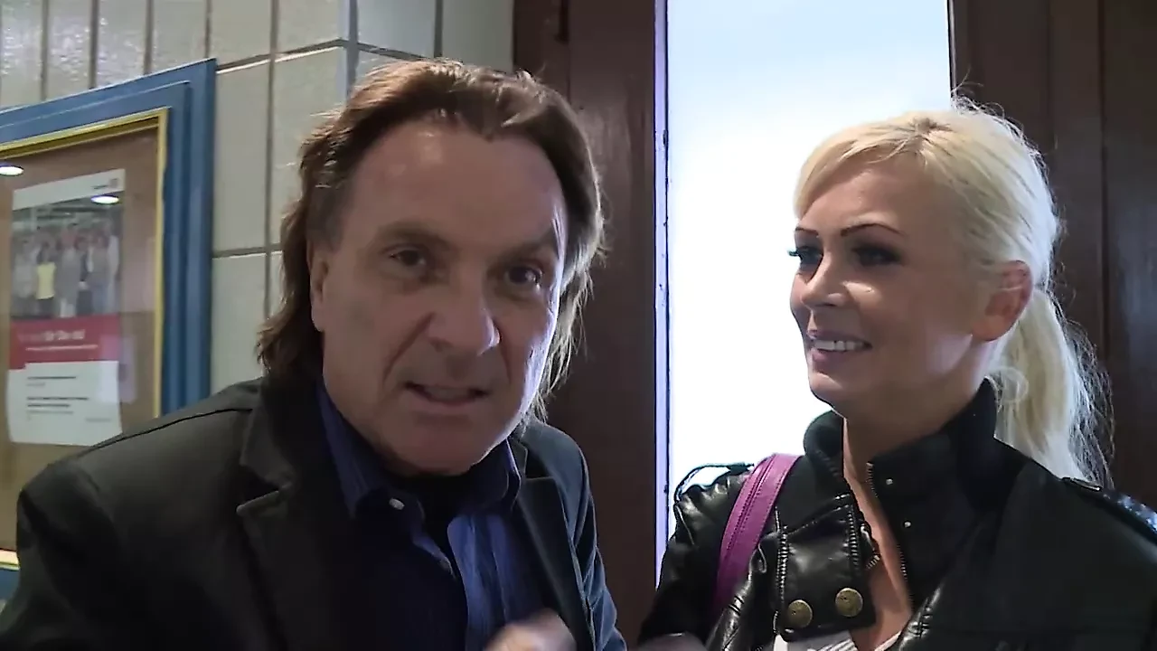 En mogen kuk för en het sexig milf i värme