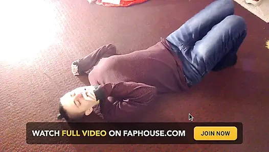 Spraying sneezes on back