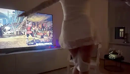 Azgın arkadaş komşum tarafından sikiliyor