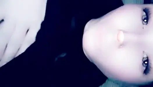 Erkundung all meiner sexuellen fantasien mit 18, strip-bath-fick mich und gab dann einem 45-jährigen hengst in der Öffentlichkeit einen handjob