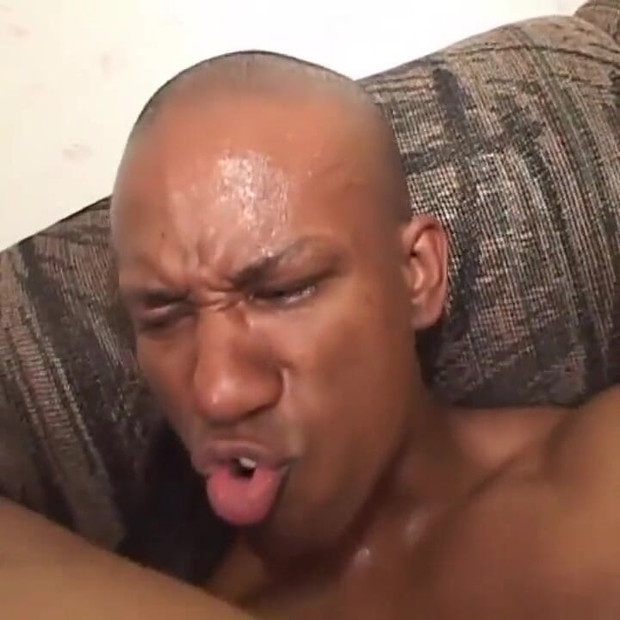 Awek hitam berpantat besar suka pada zakar hitam besar... Pancutan mani dalam mulut