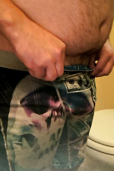 Jerking off till I drip cum in hand