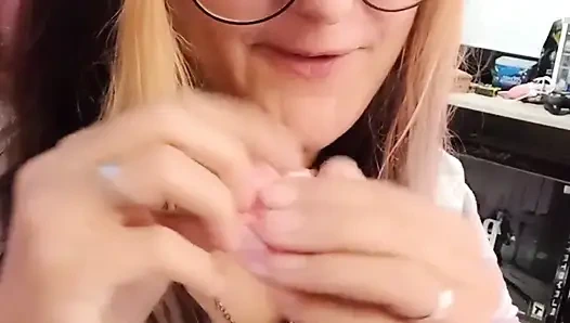 Bunny Looner bringt dir bei, wie man einen Ballon aufblast [deu Subs]