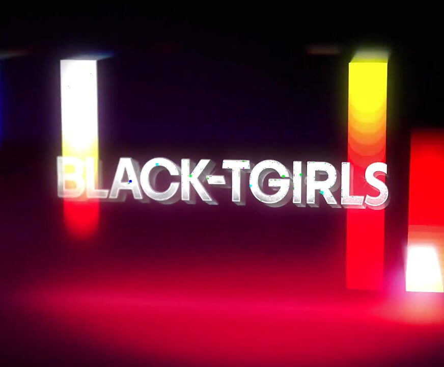 BLACKTGIRLS एबोनी ट्रान्स सोलो हस्तमैथुन सेशन जांभळ्या पोल्का डॉट पँटीसह