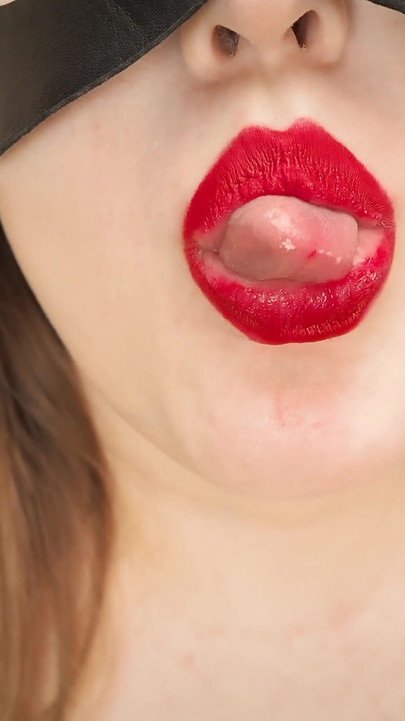 Língua longa, fetiche pela boca