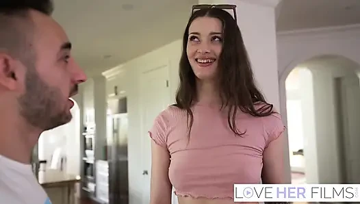 Horny Olivia Madison Gets Her Huge Foot Worshipped