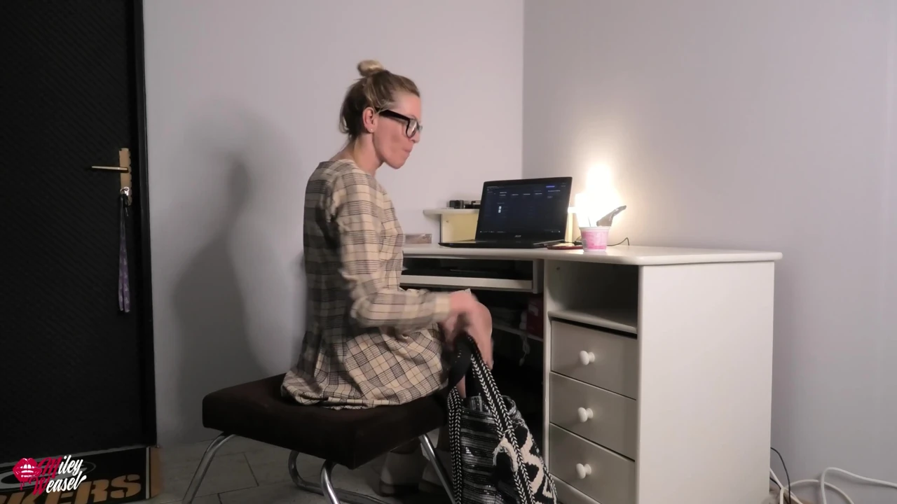 Shy Girl Turns Into a Sex Bomb!!